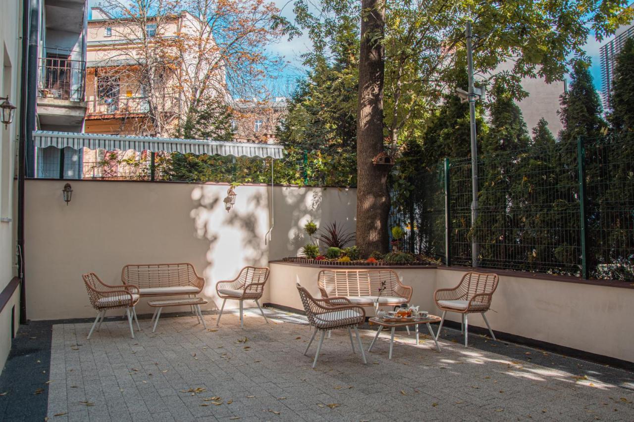 Hive Family House Hotel Красков Екстериор снимка