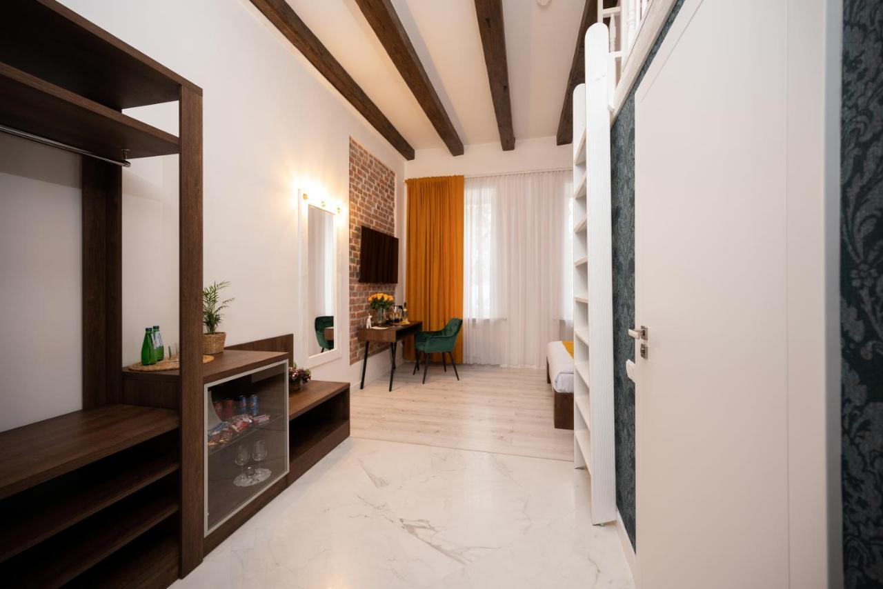 Hive Family House Hotel Красков Екстериор снимка