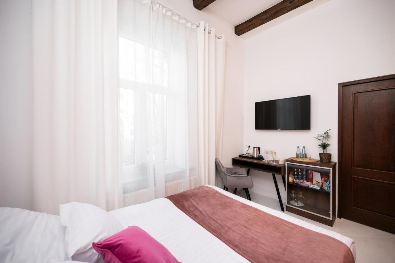 Hive Family House Hotel Красков Екстериор снимка