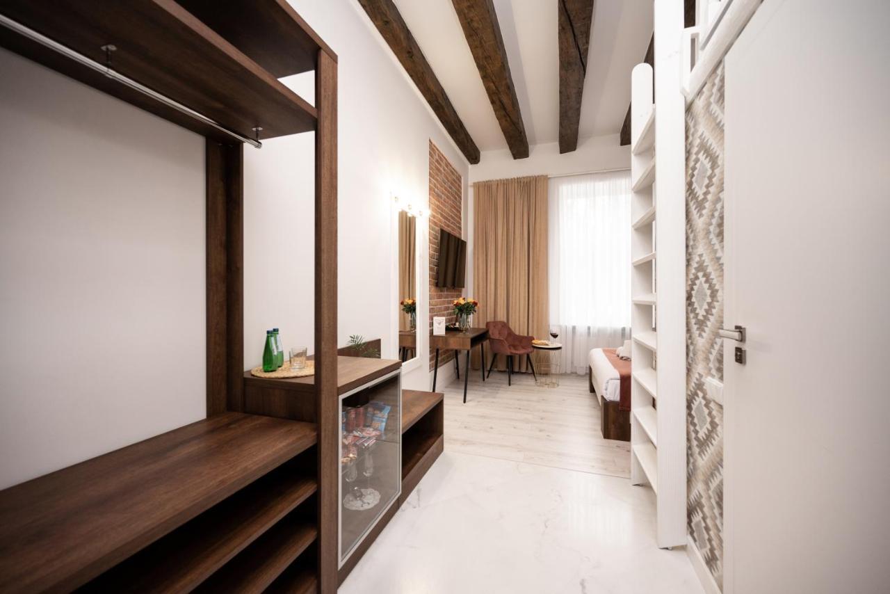 Hive Family House Hotel Красков Екстериор снимка