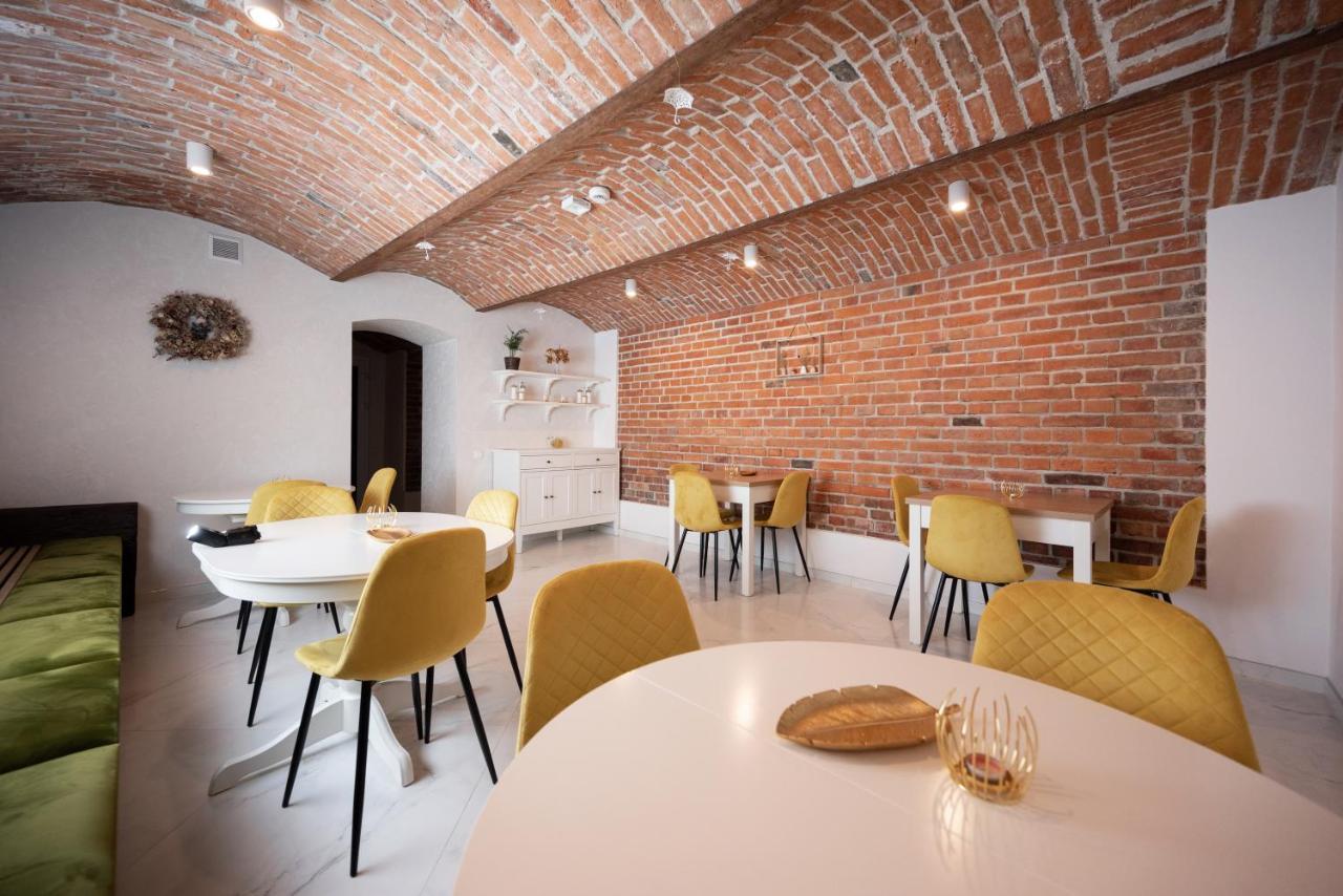 Hive Family House Hotel Красков Екстериор снимка