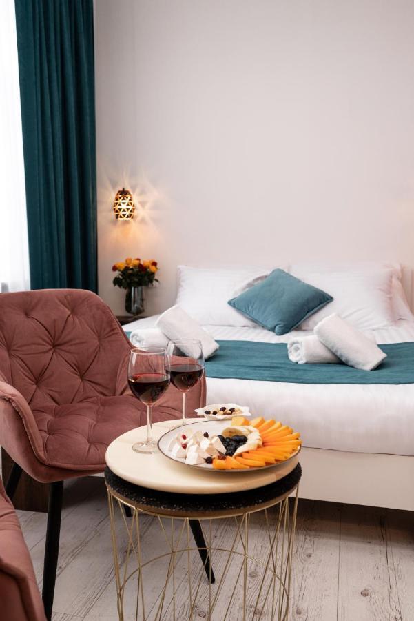 Hive Family House Hotel Красков Екстериор снимка