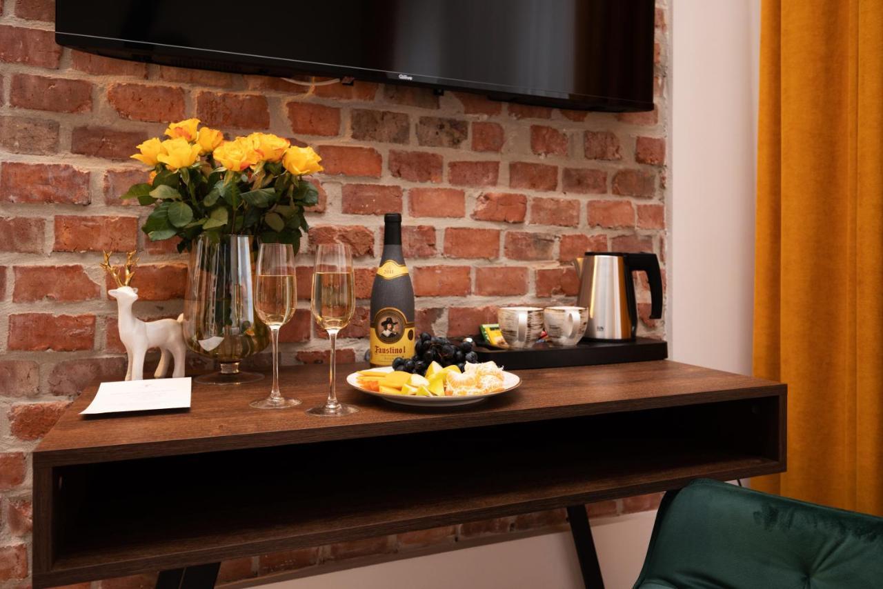 Hive Family House Hotel Красков Екстериор снимка